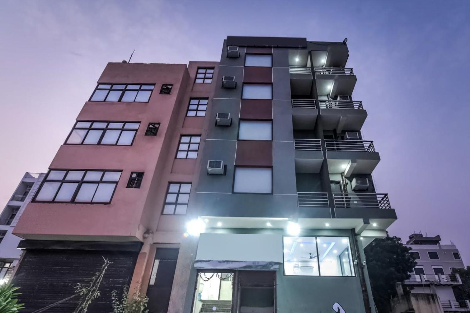 Hotel Aerostar Gold - Opposite Max Healthcare Delhi  Eksteriør billede