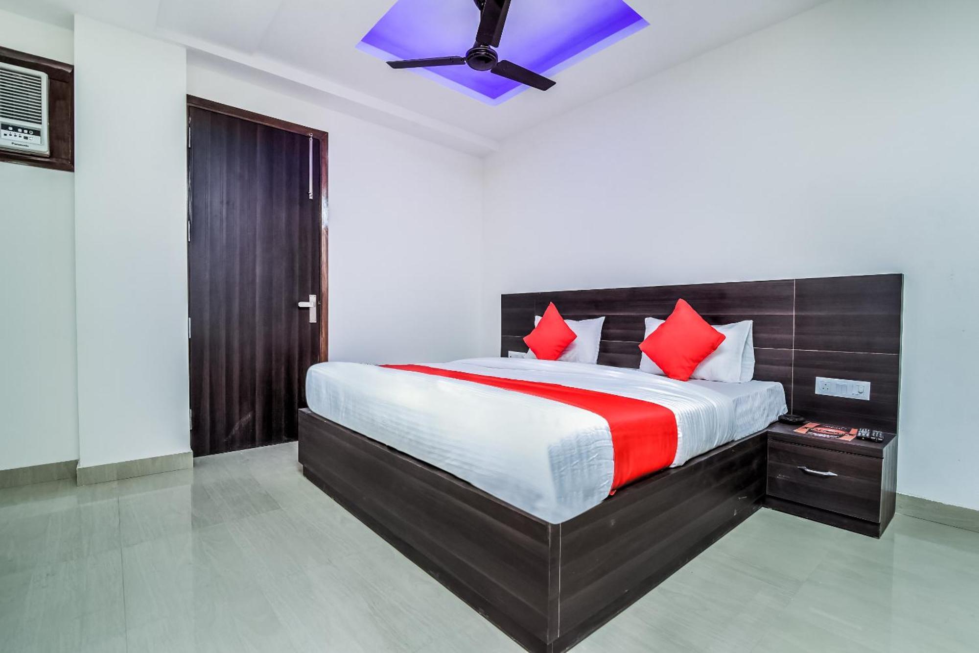 Hotel Aerostar Gold - Opposite Max Healthcare Delhi  Eksteriør billede