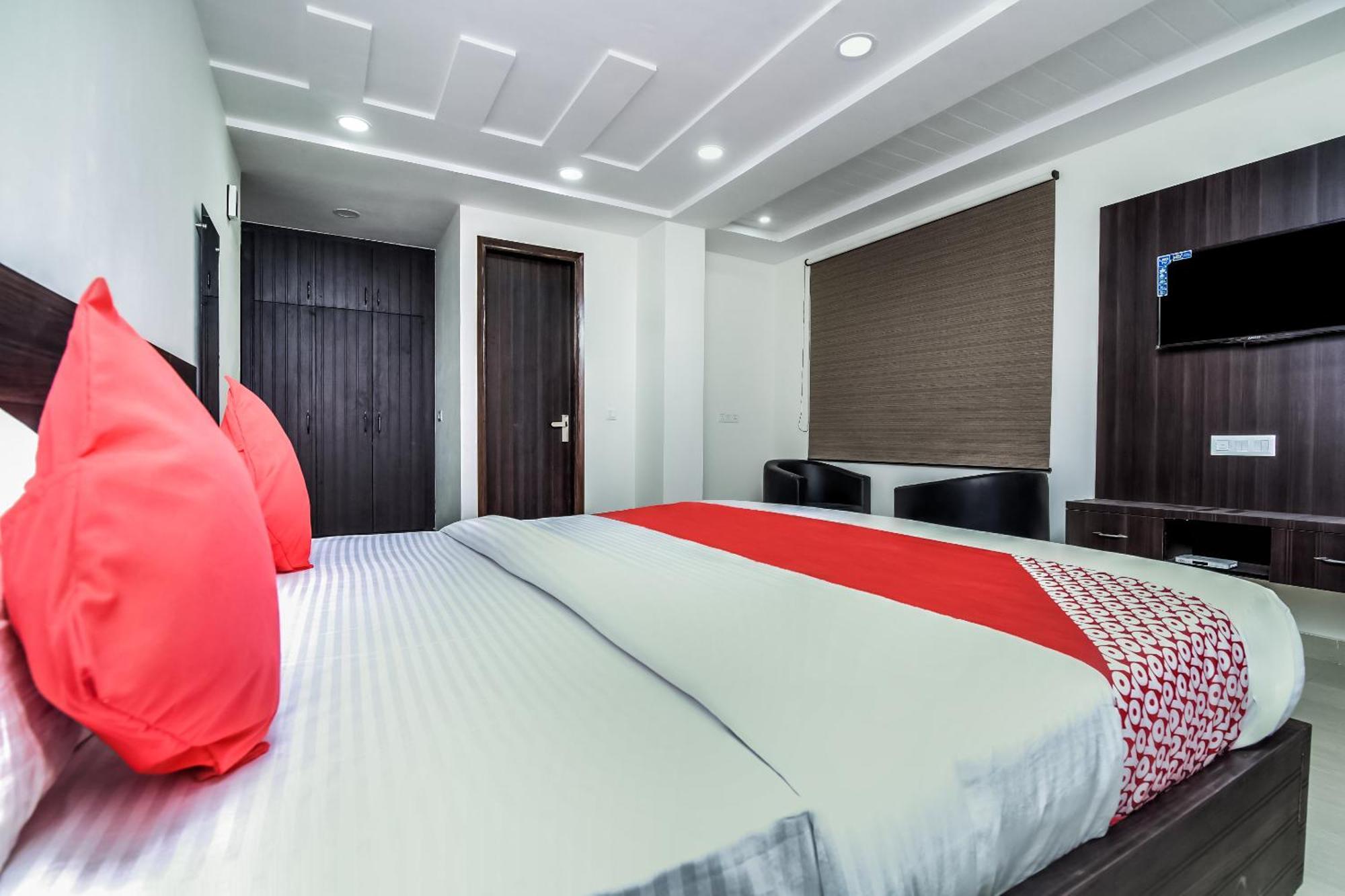 Hotel Aerostar Gold - Opposite Max Healthcare Delhi  Eksteriør billede