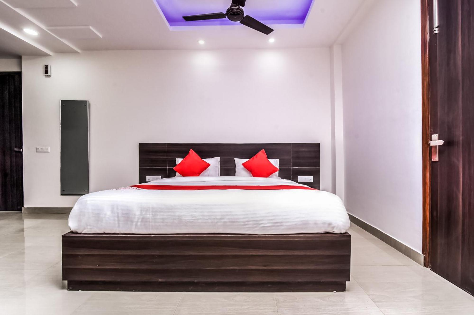 Hotel Aerostar Gold - Opposite Max Healthcare Delhi  Eksteriør billede
