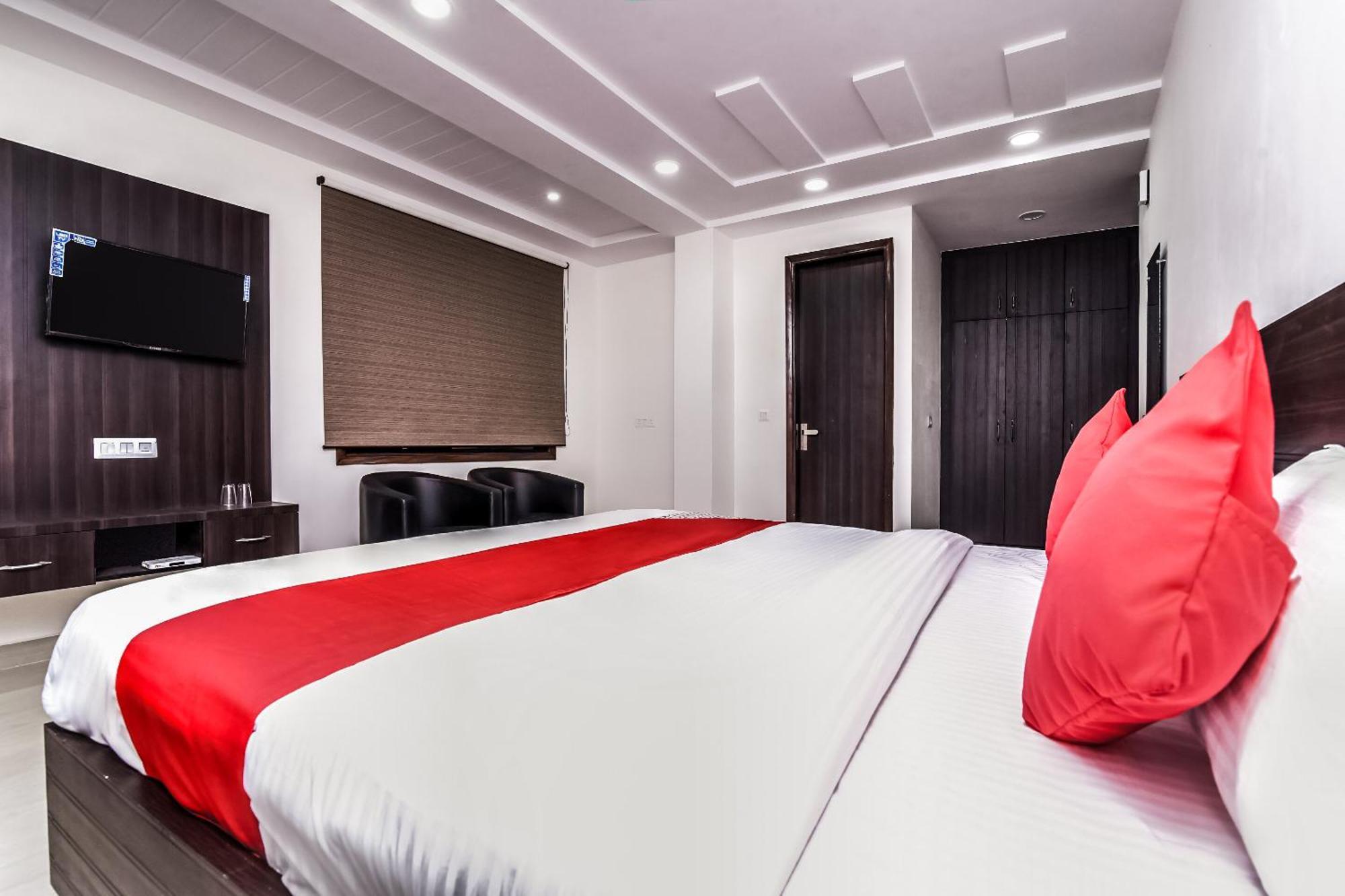 Hotel Aerostar Gold - Opposite Max Healthcare Delhi  Eksteriør billede