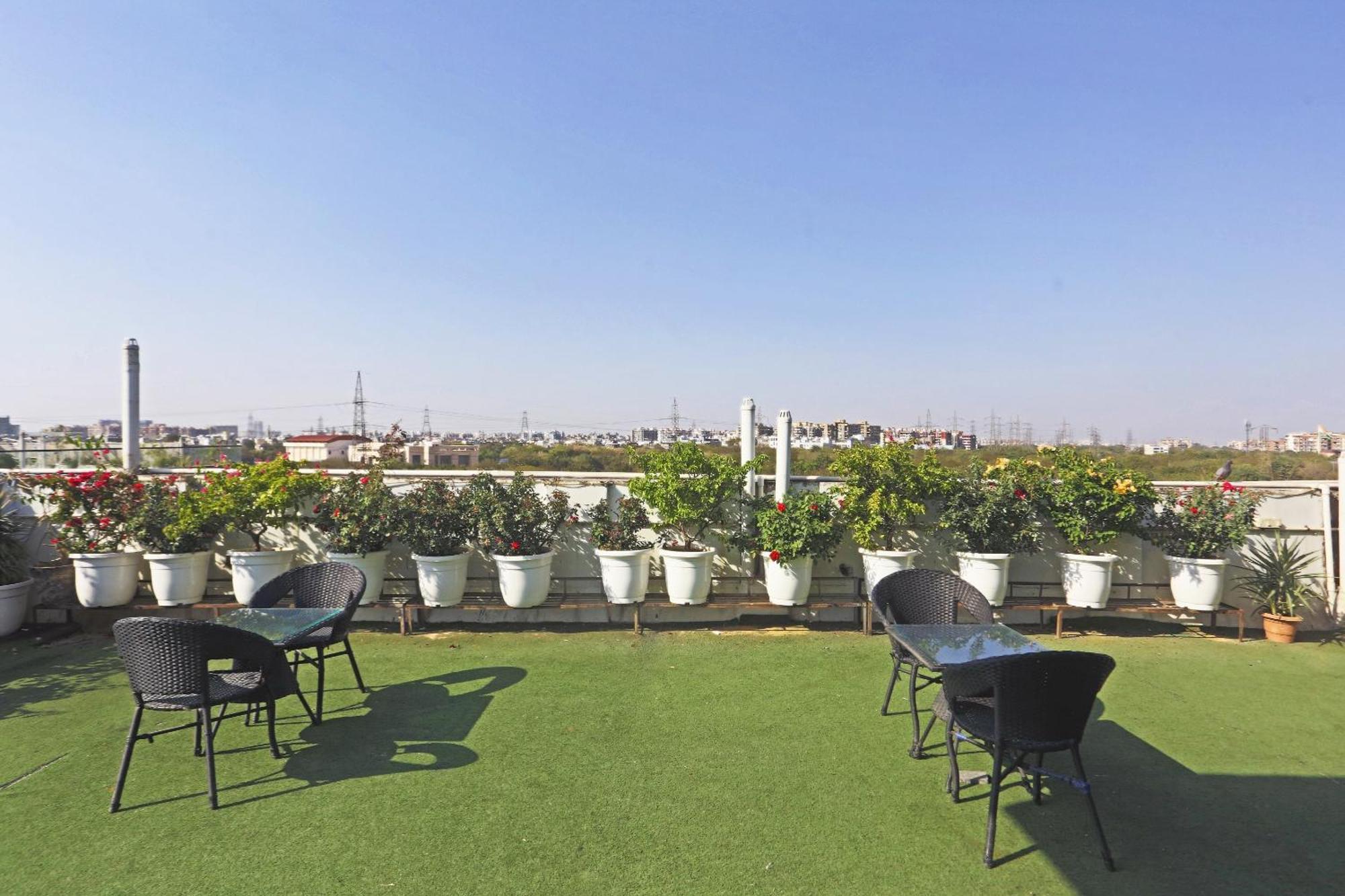 Hotel Aerostar Gold - Opposite Max Healthcare Delhi  Eksteriør billede