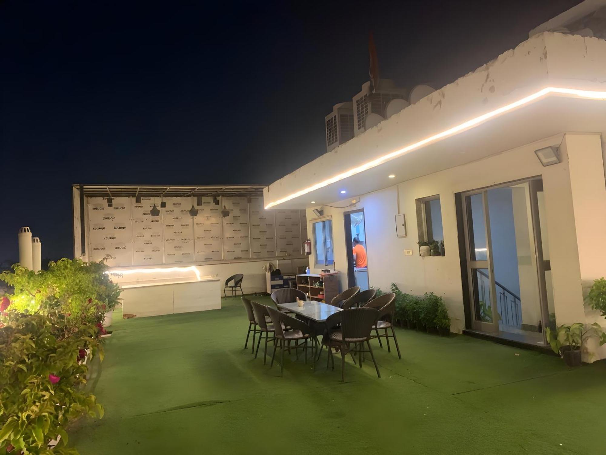 Hotel Aerostar Gold - Opposite Max Healthcare Delhi  Eksteriør billede