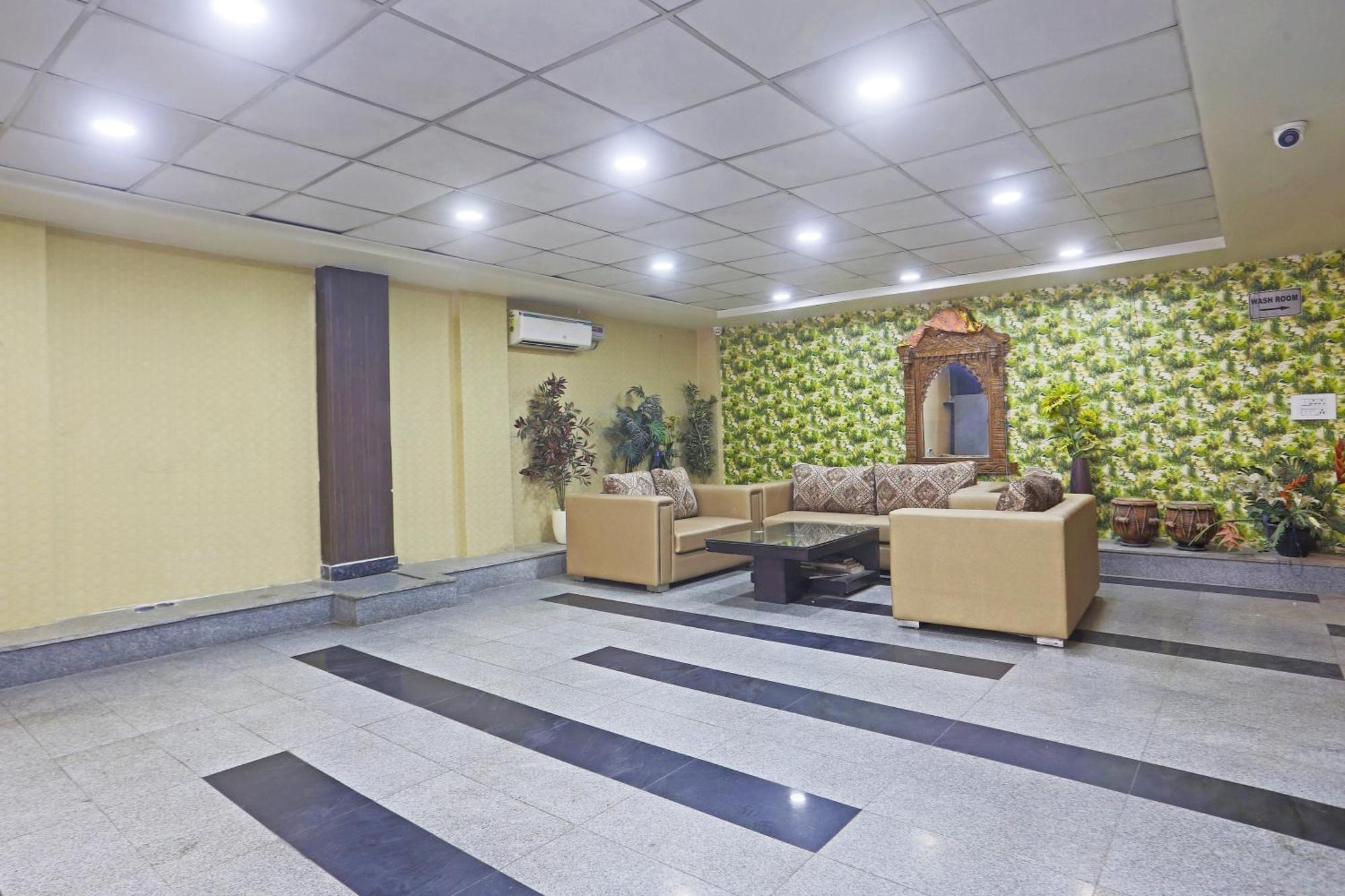 Hotel Aerostar Gold - Opposite Max Healthcare Delhi  Eksteriør billede