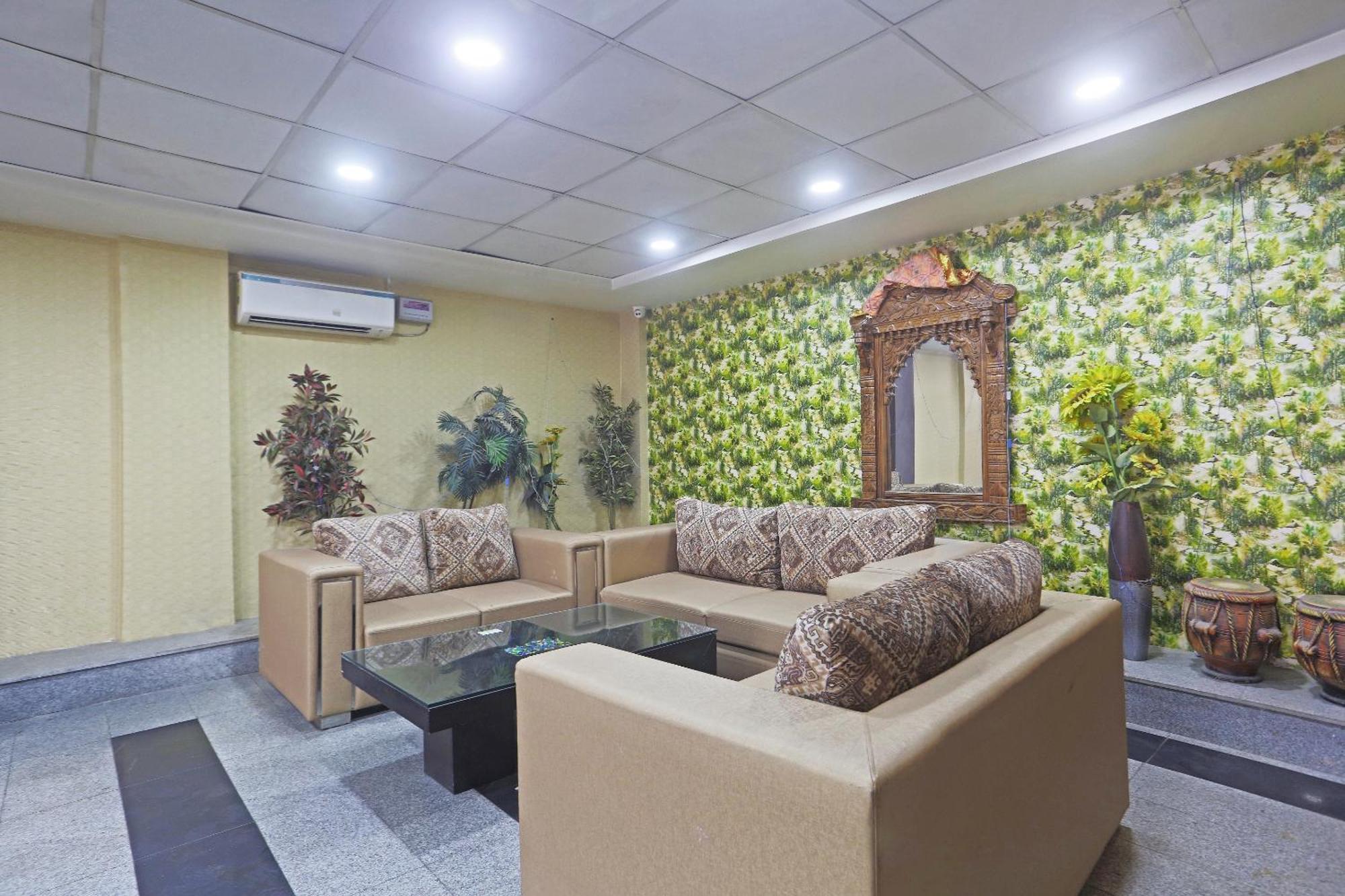 Hotel Aerostar Gold - Opposite Max Healthcare Delhi  Eksteriør billede
