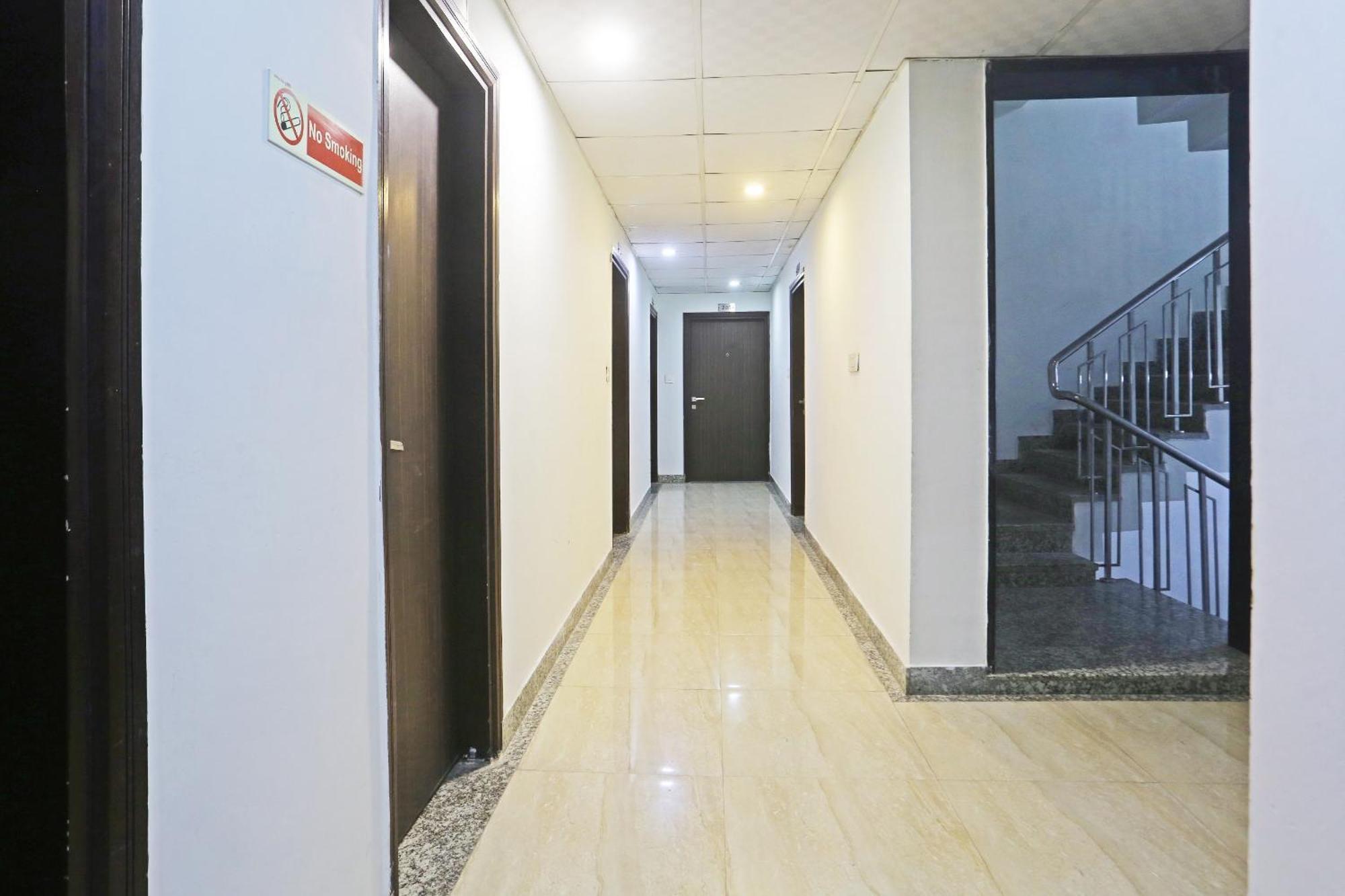 Hotel Aerostar Gold - Opposite Max Healthcare Delhi  Eksteriør billede