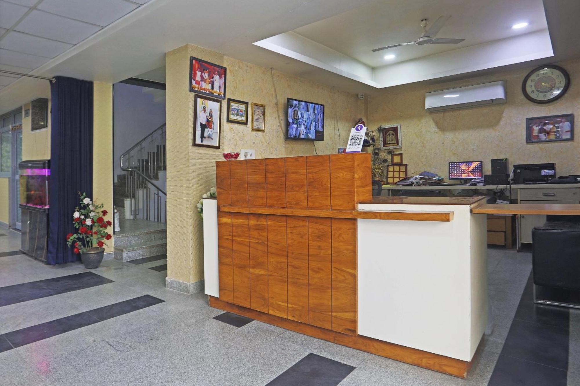 Hotel Aerostar Gold - Opposite Max Healthcare Delhi  Eksteriør billede