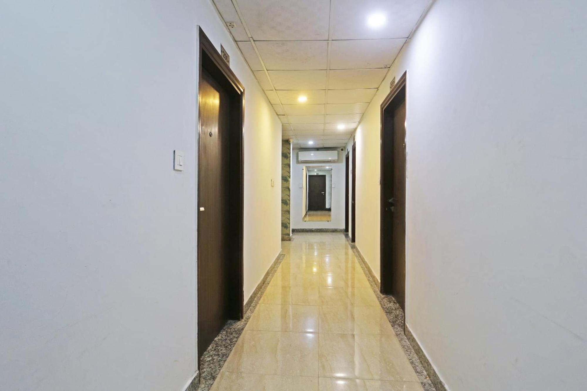 Hotel Aerostar Gold - Opposite Max Healthcare Delhi  Eksteriør billede