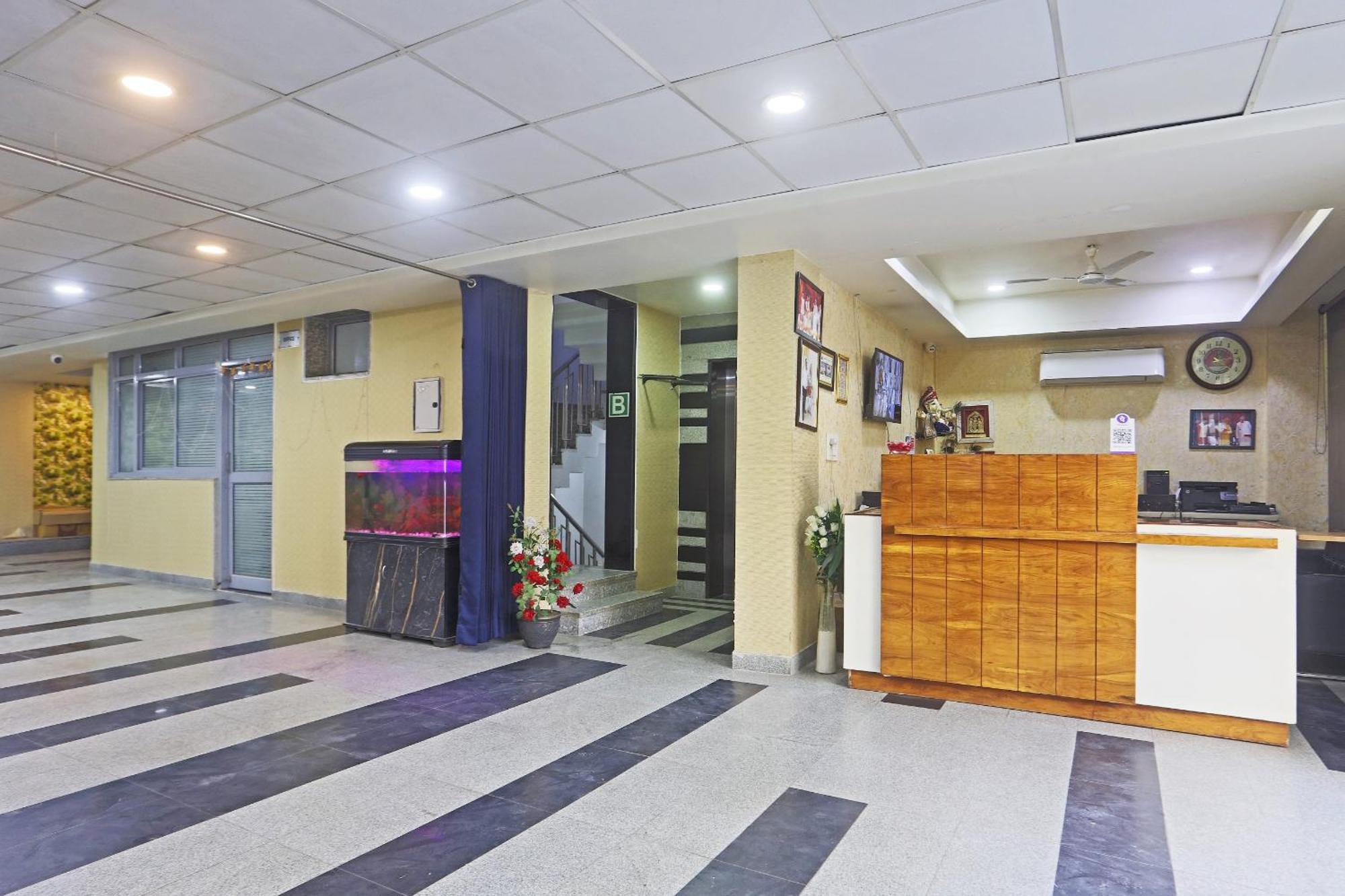 Hotel Aerostar Gold - Opposite Max Healthcare Delhi  Eksteriør billede