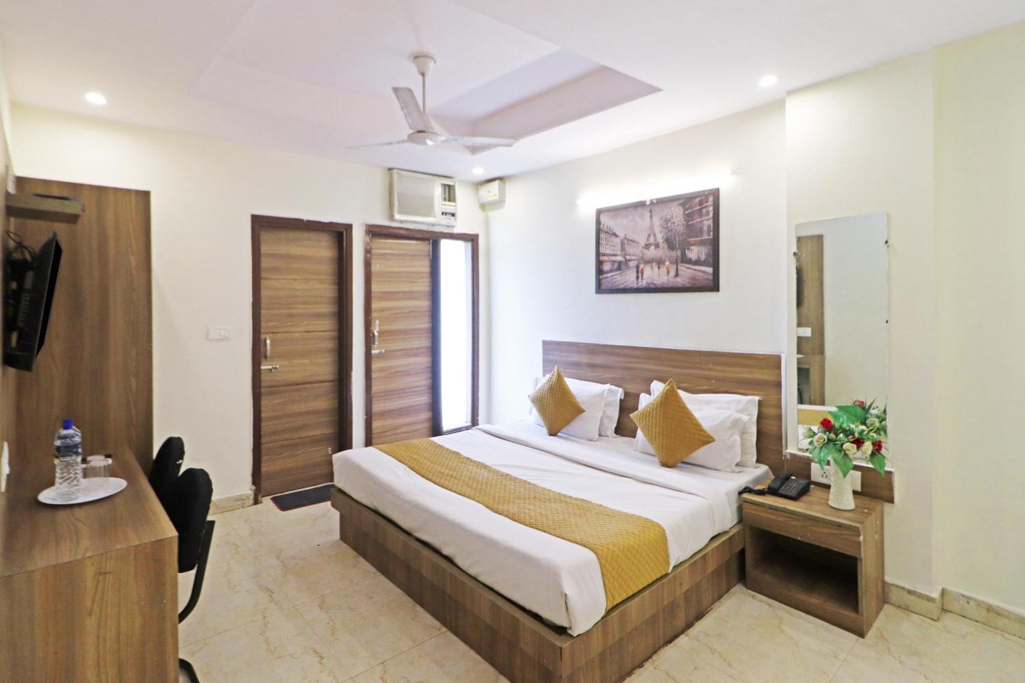 Hotel Aerostar Gold - Opposite Max Healthcare Delhi  Eksteriør billede
