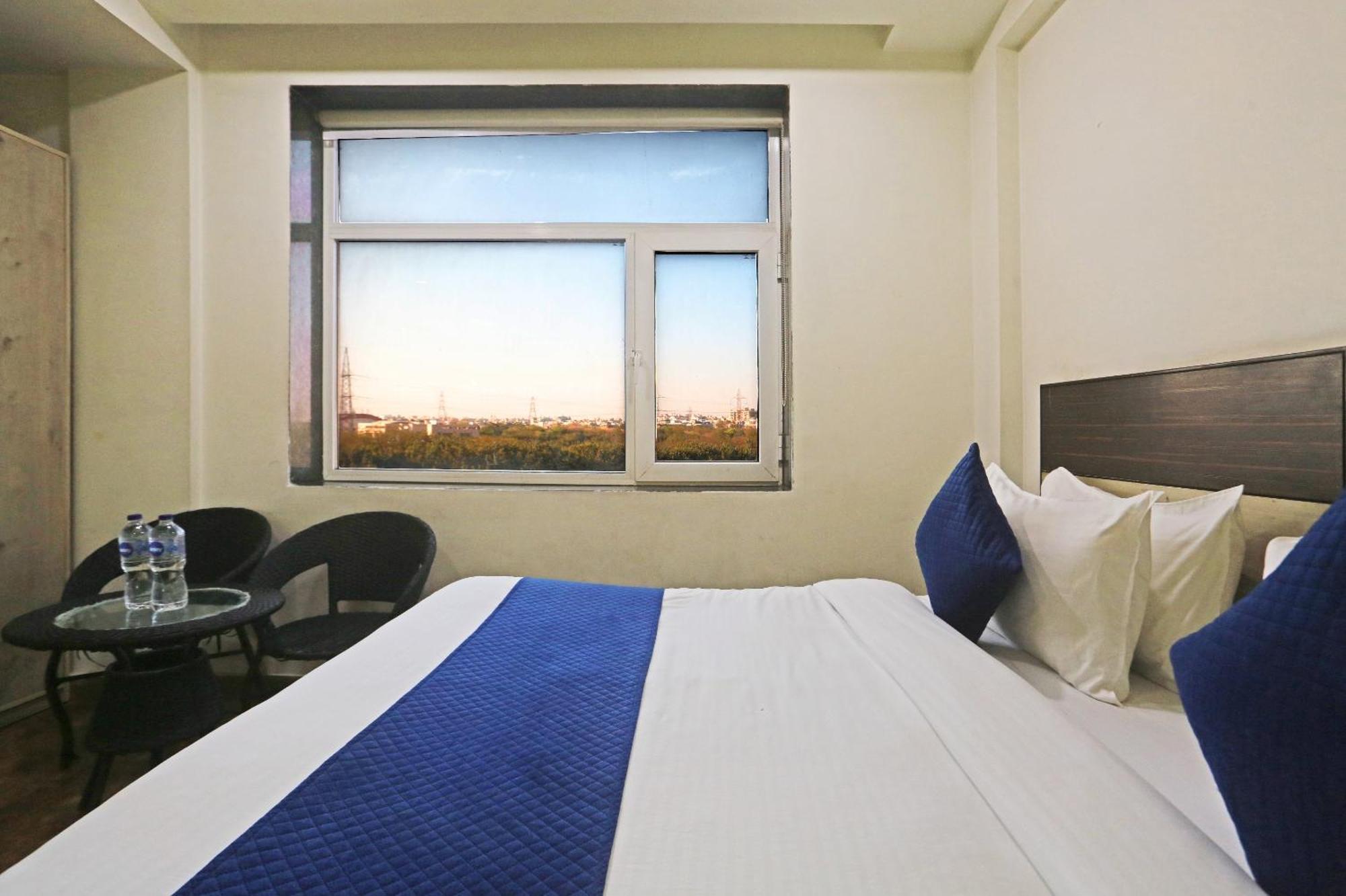 Hotel Aerostar Gold - Opposite Max Healthcare Delhi  Eksteriør billede