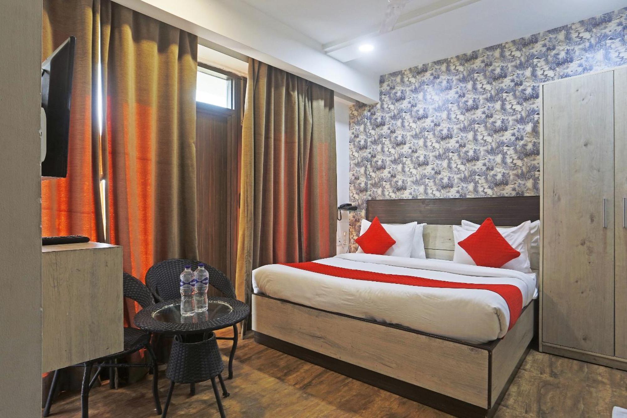 Hotel Aerostar Gold - Opposite Max Healthcare Delhi  Eksteriør billede