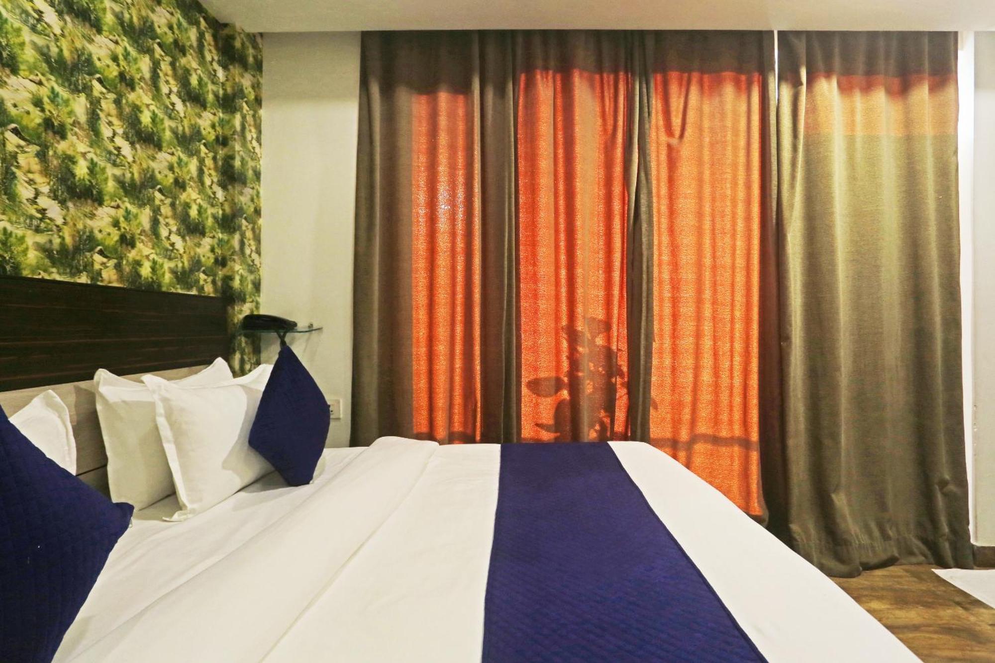 Hotel Aerostar Gold - Opposite Max Healthcare Delhi  Eksteriør billede