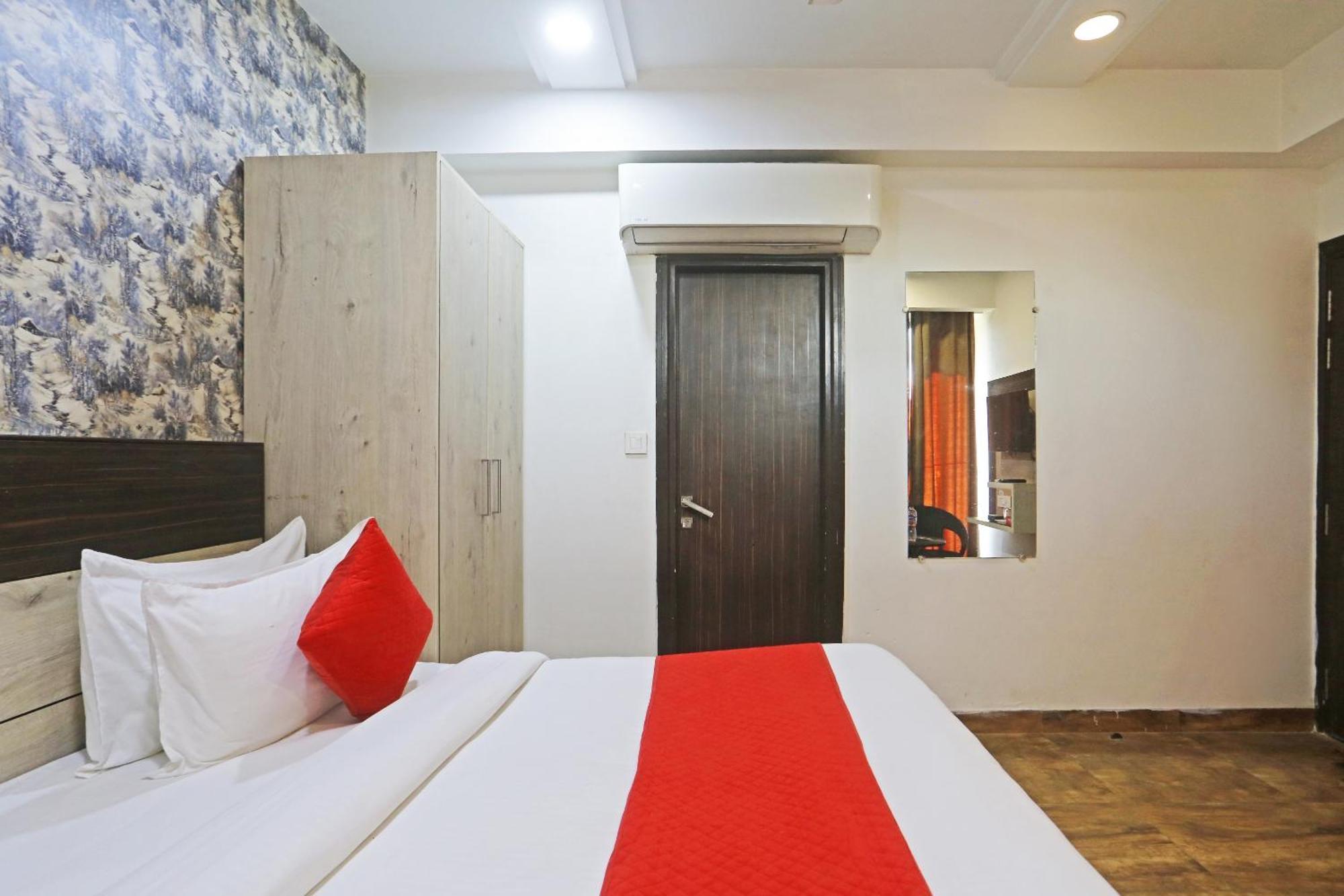 Hotel Aerostar Gold - Opposite Max Healthcare Delhi  Eksteriør billede