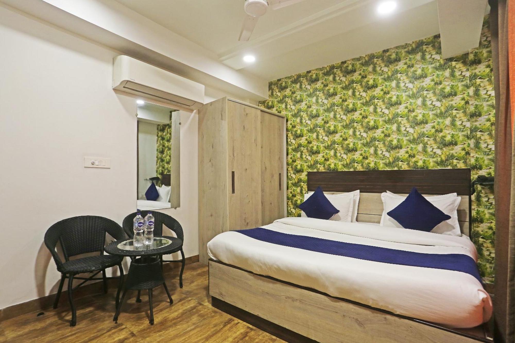 Hotel Aerostar Gold - Opposite Max Healthcare Delhi  Eksteriør billede