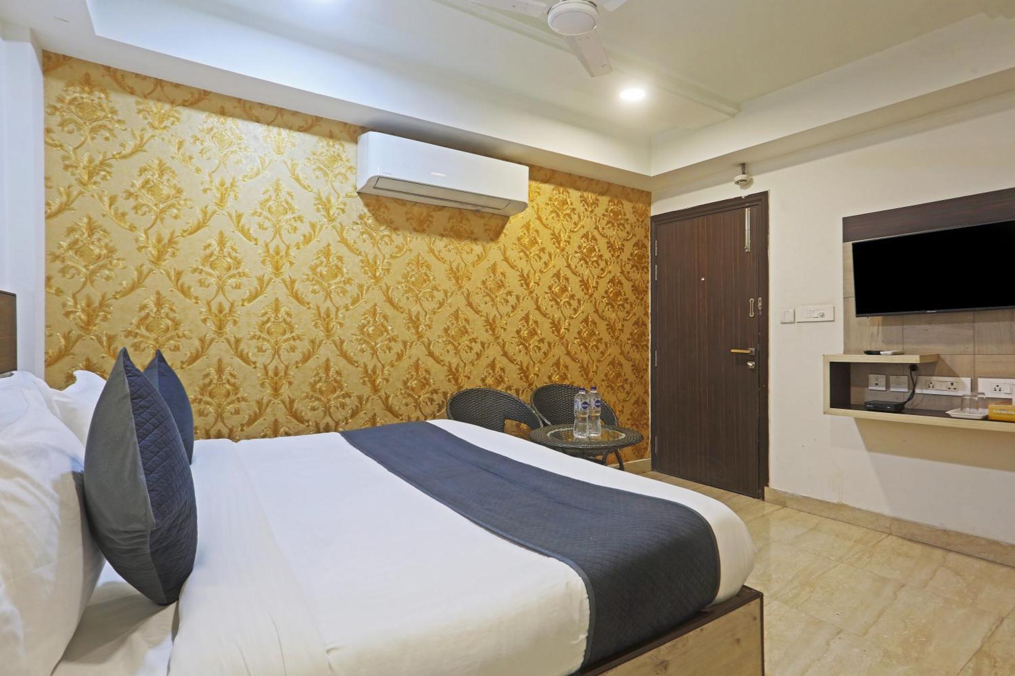 Hotel Aerostar Gold - Opposite Max Healthcare Delhi  Eksteriør billede