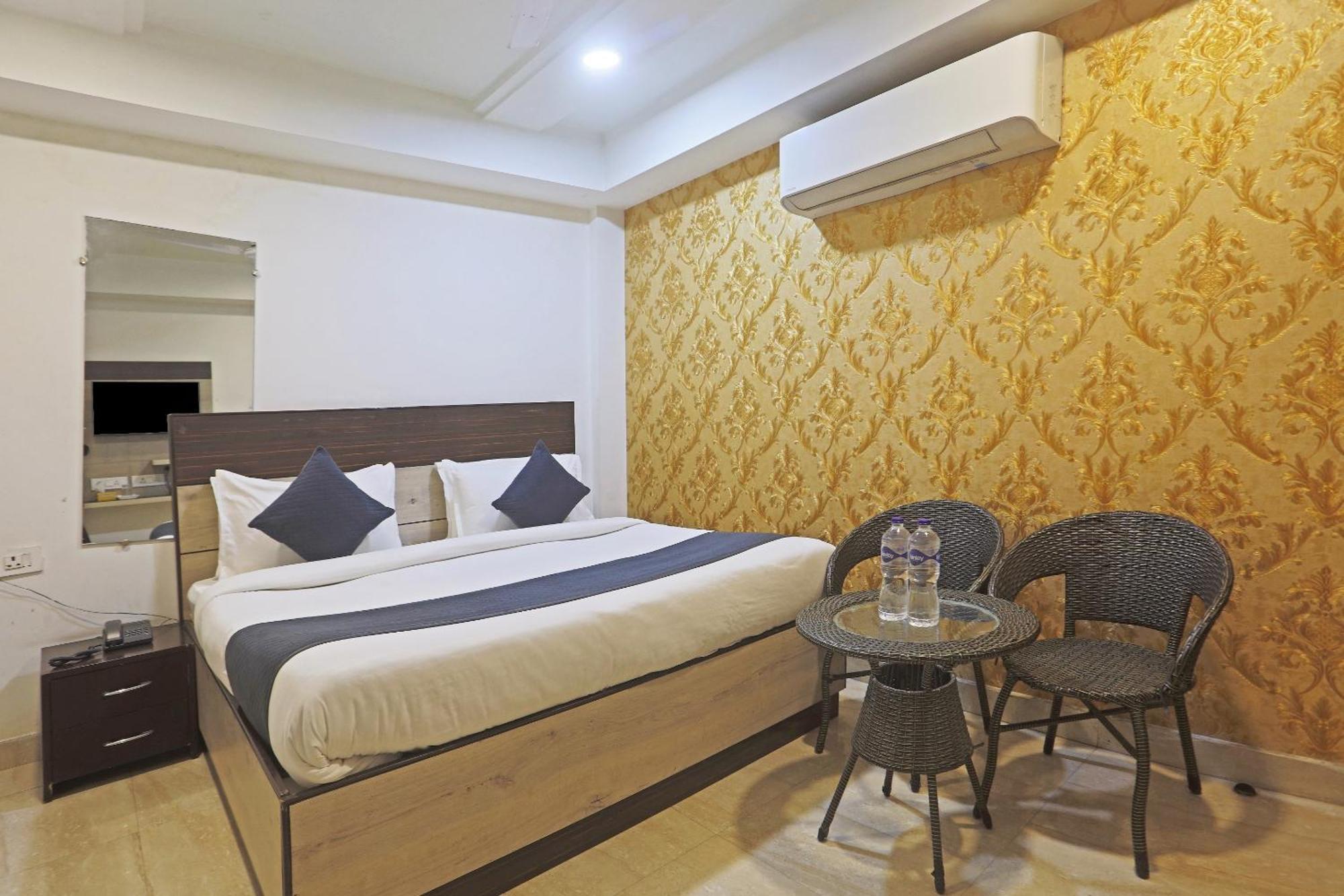 Hotel Aerostar Gold - Opposite Max Healthcare Delhi  Eksteriør billede