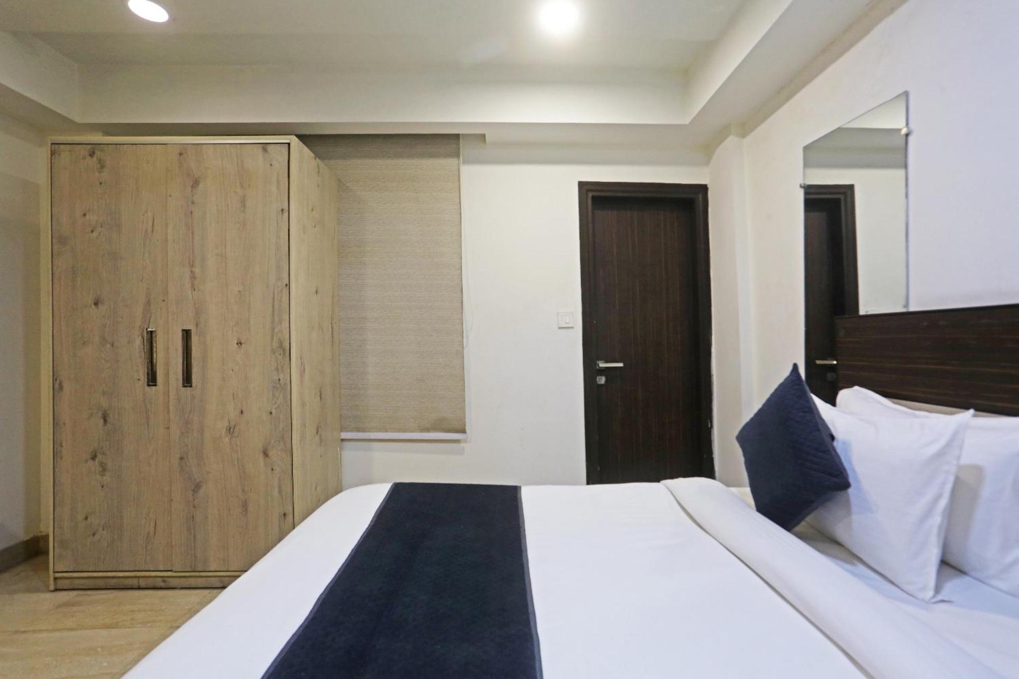 Hotel Aerostar Gold - Opposite Max Healthcare Delhi  Eksteriør billede